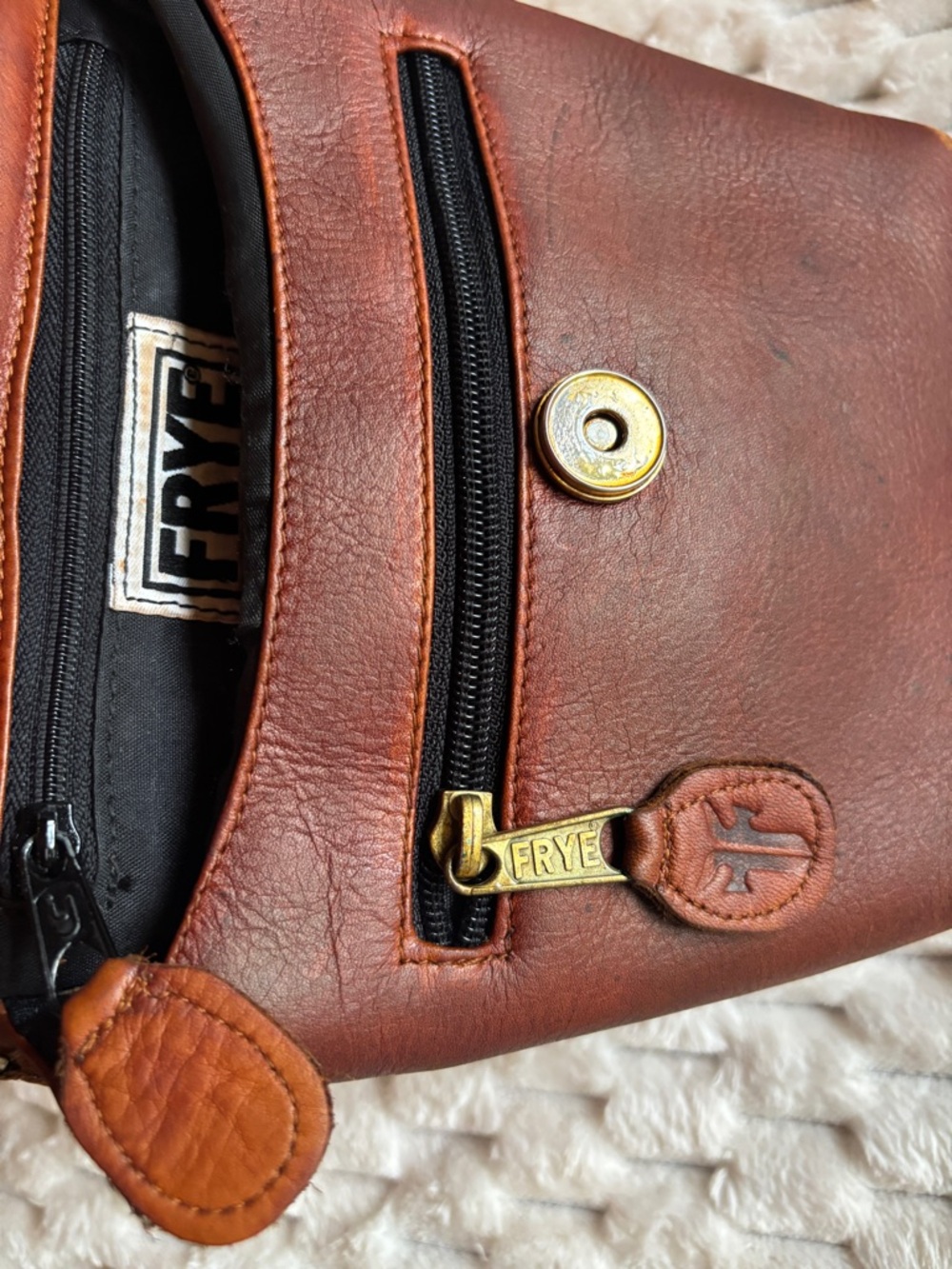 Frye Brown Leather Tooled Crossbody Satchel Bag Organizer messenger - Picture 8 of 14